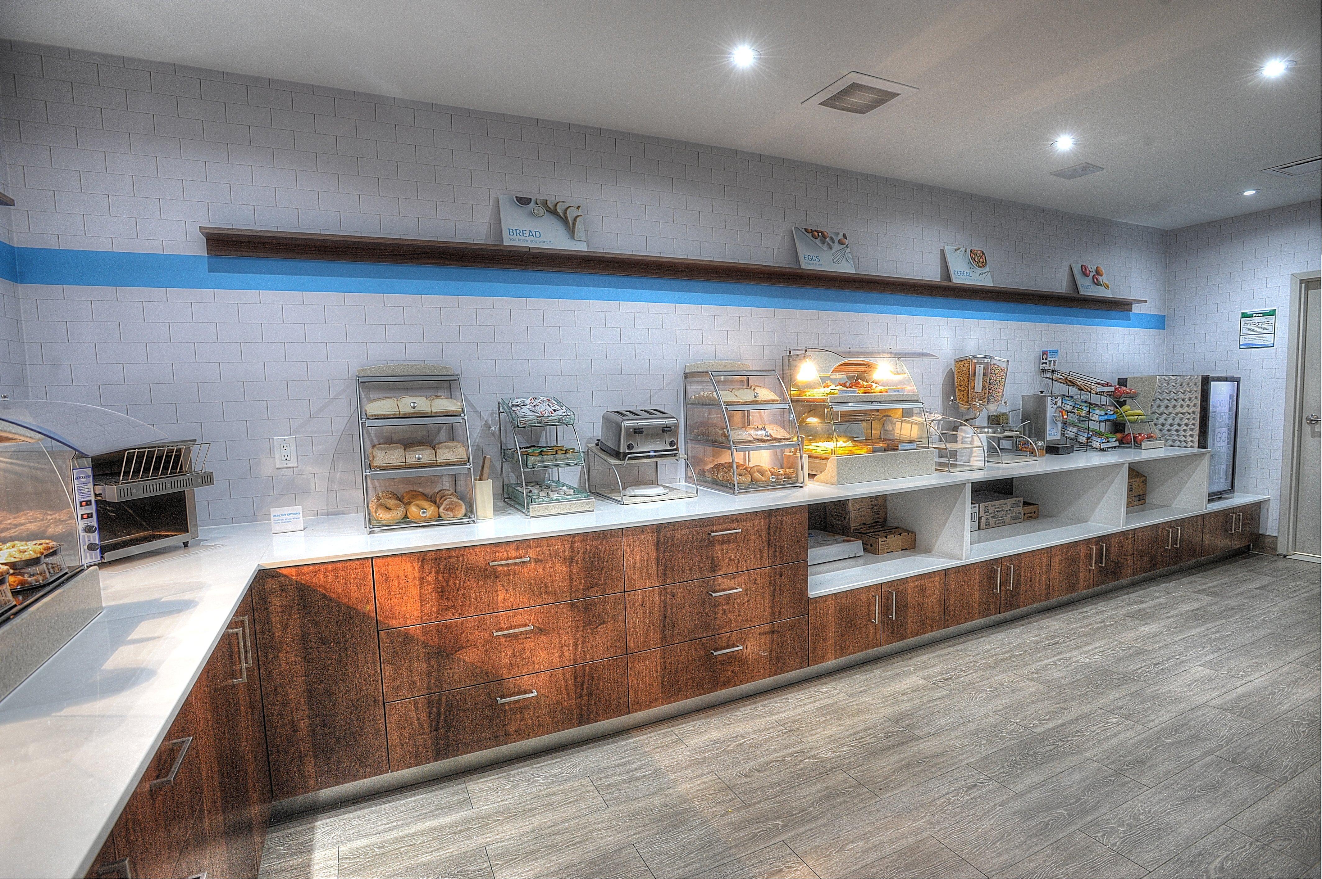 מיסיסאוגה Holiday Inn Express & Suites Toronto Airport West By Ihg מראה חיצוני תמונה