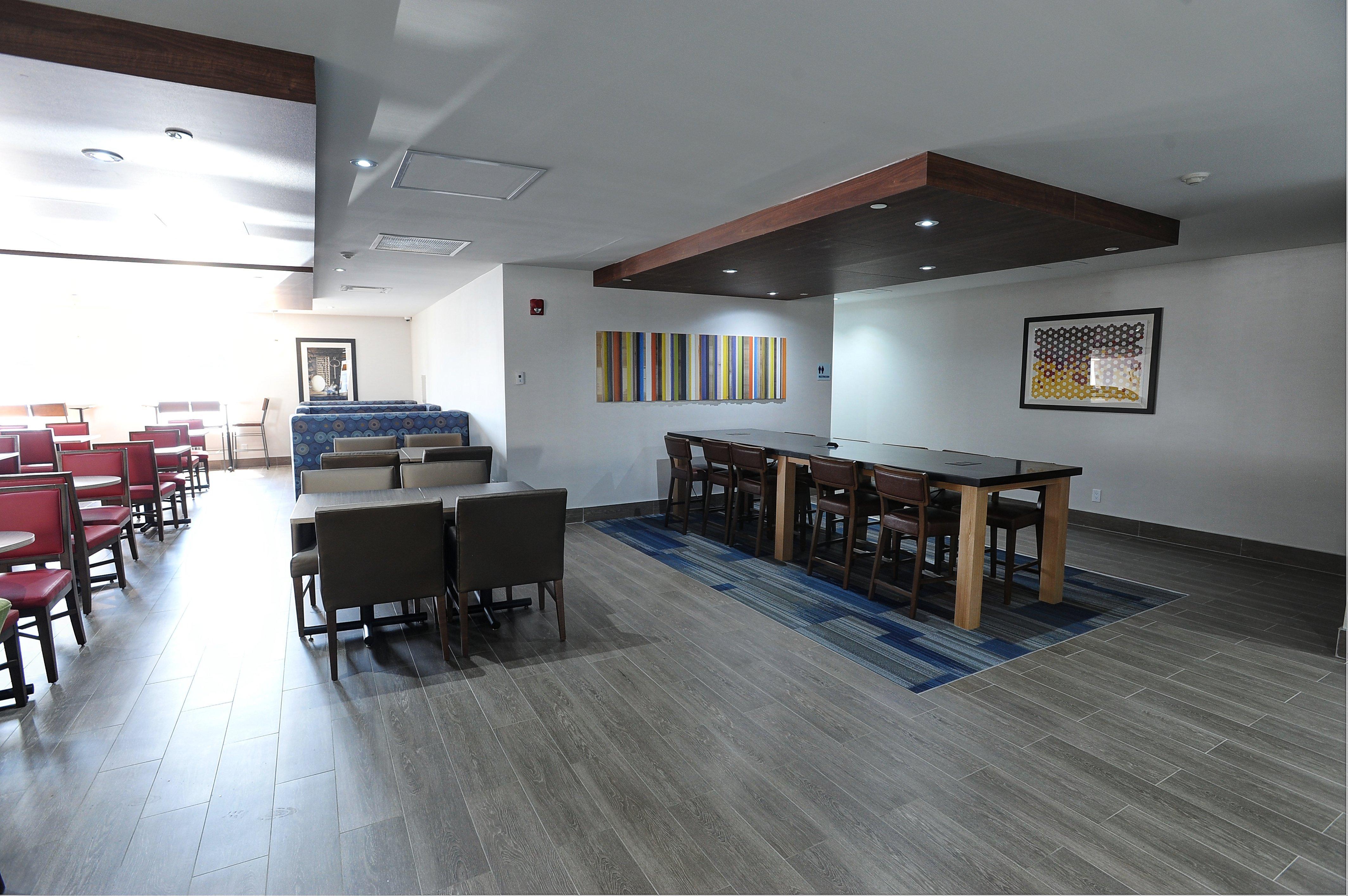 מיסיסאוגה Holiday Inn Express & Suites Toronto Airport West By Ihg מראה חיצוני תמונה