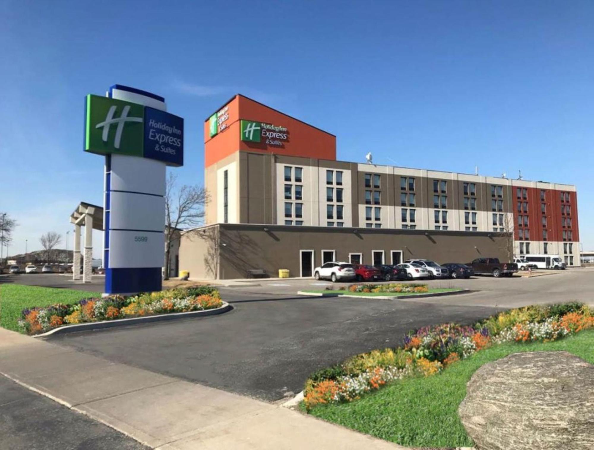 מיסיסאוגה Holiday Inn Express & Suites Toronto Airport West By Ihg מראה חיצוני תמונה