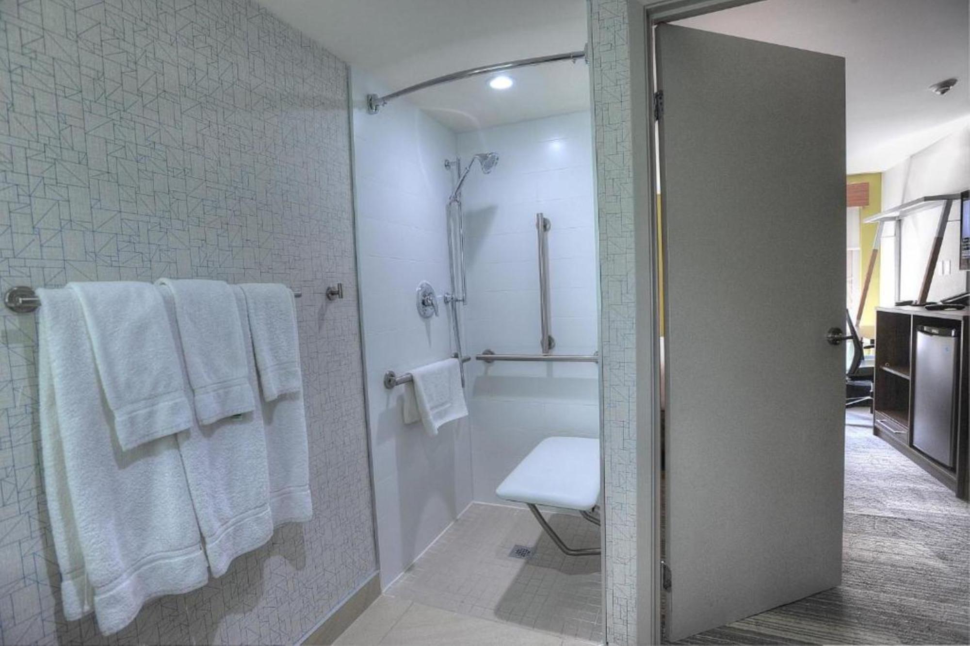 מיסיסאוגה Holiday Inn Express & Suites Toronto Airport West By Ihg מראה חיצוני תמונה