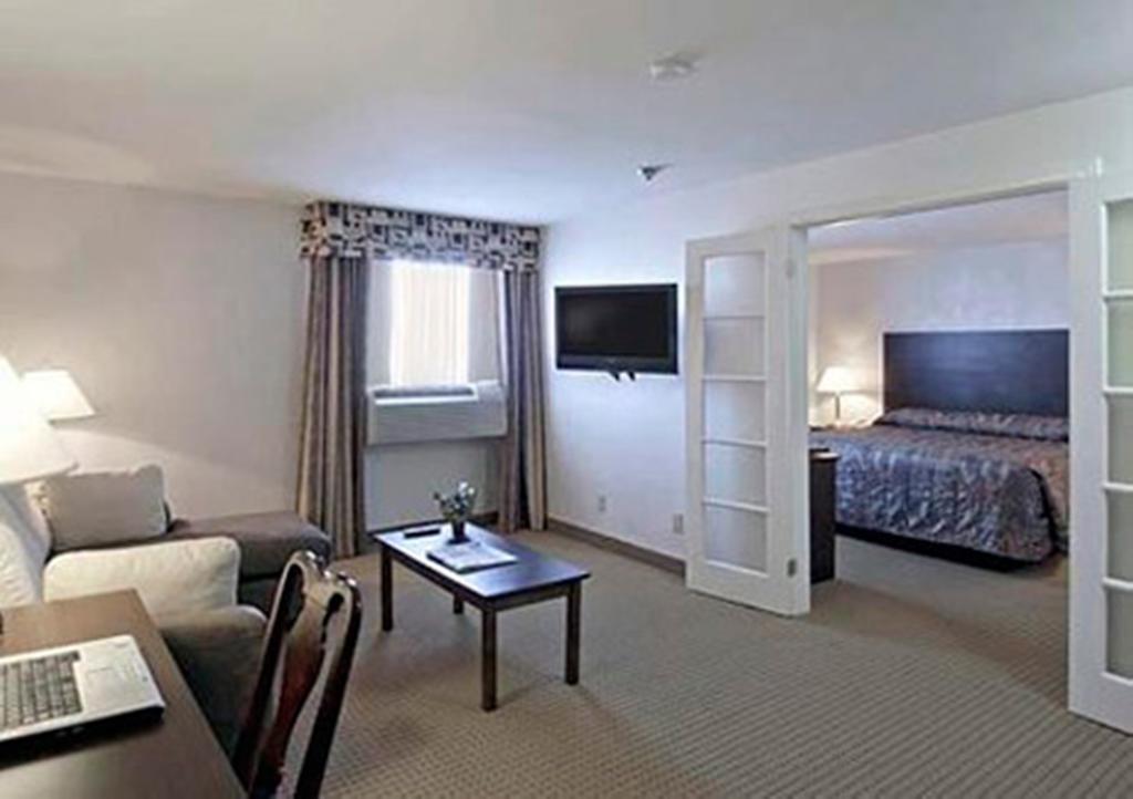 מיסיסאוגה Holiday Inn Express & Suites Toronto Airport West By Ihg חדר תמונה