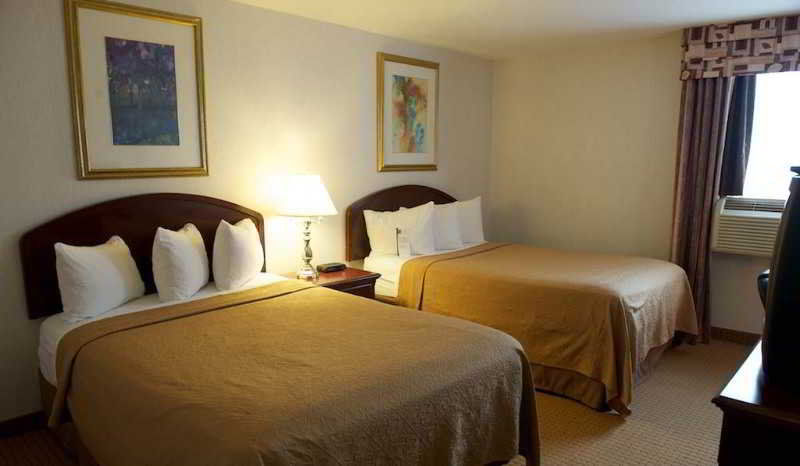 מיסיסאוגה Holiday Inn Express & Suites Toronto Airport West By Ihg מראה חיצוני תמונה