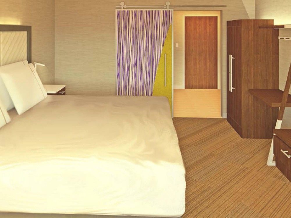 מיסיסאוגה Holiday Inn Express & Suites Toronto Airport West By Ihg מראה חיצוני תמונה