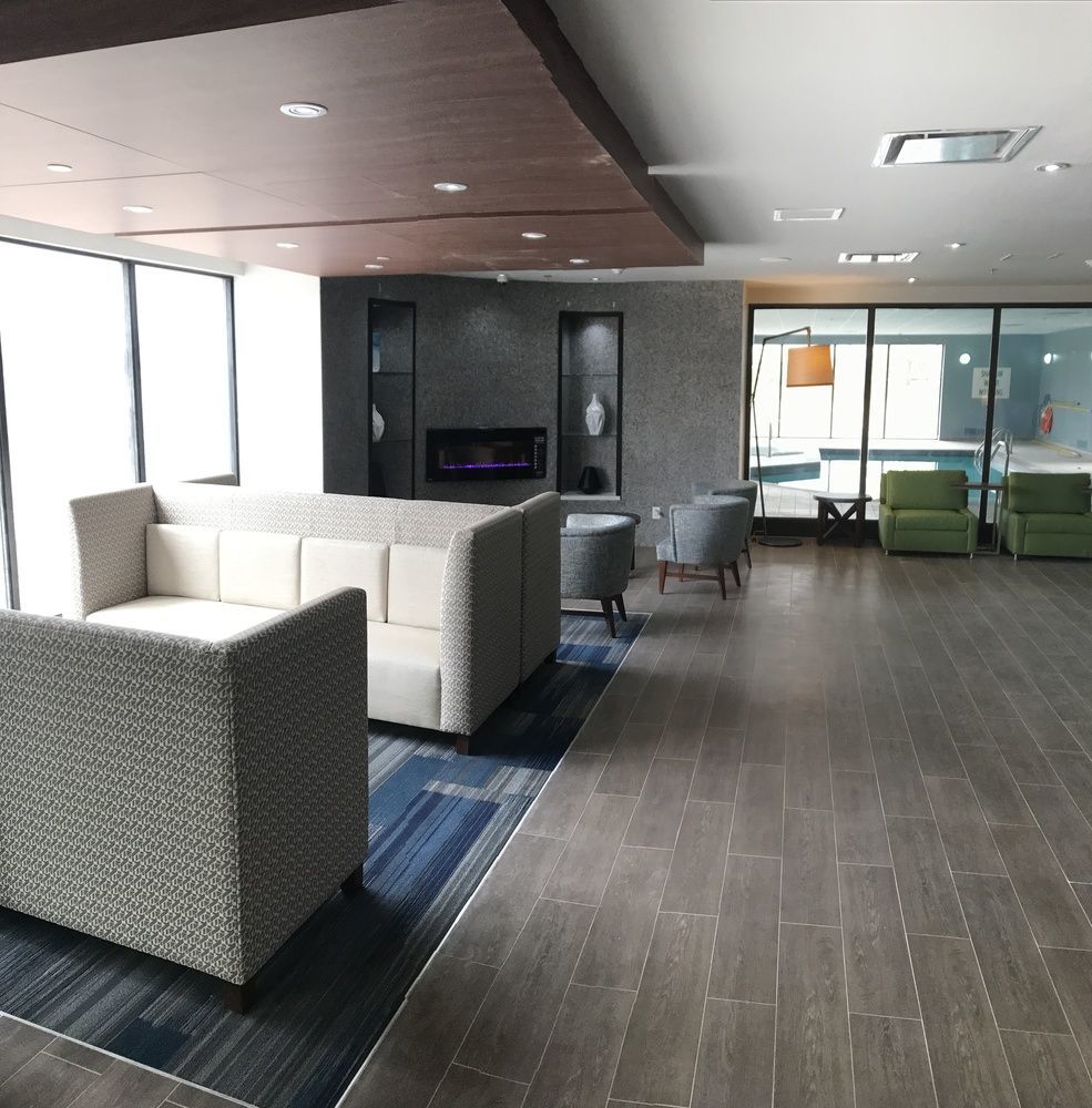 מיסיסאוגה Holiday Inn Express & Suites Toronto Airport West By Ihg מראה חיצוני תמונה