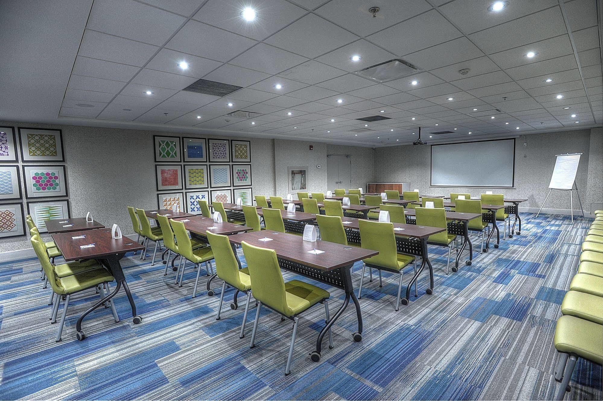 מיסיסאוגה Holiday Inn Express & Suites Toronto Airport West By Ihg מראה חיצוני תמונה